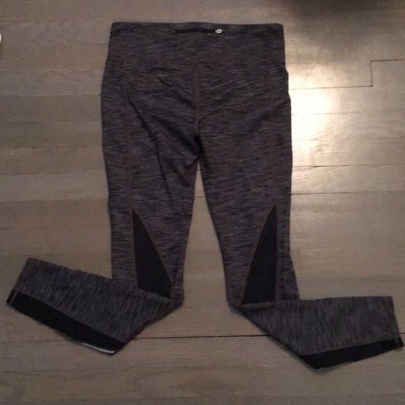 GAP Fit Exercise Leggings with Back Zipper Pocket - Picture 4 of 7